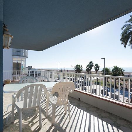 Apartamento En 1Era Linea Mar Con Terraza De 25M2 Castelldefels Eksteriør bilde