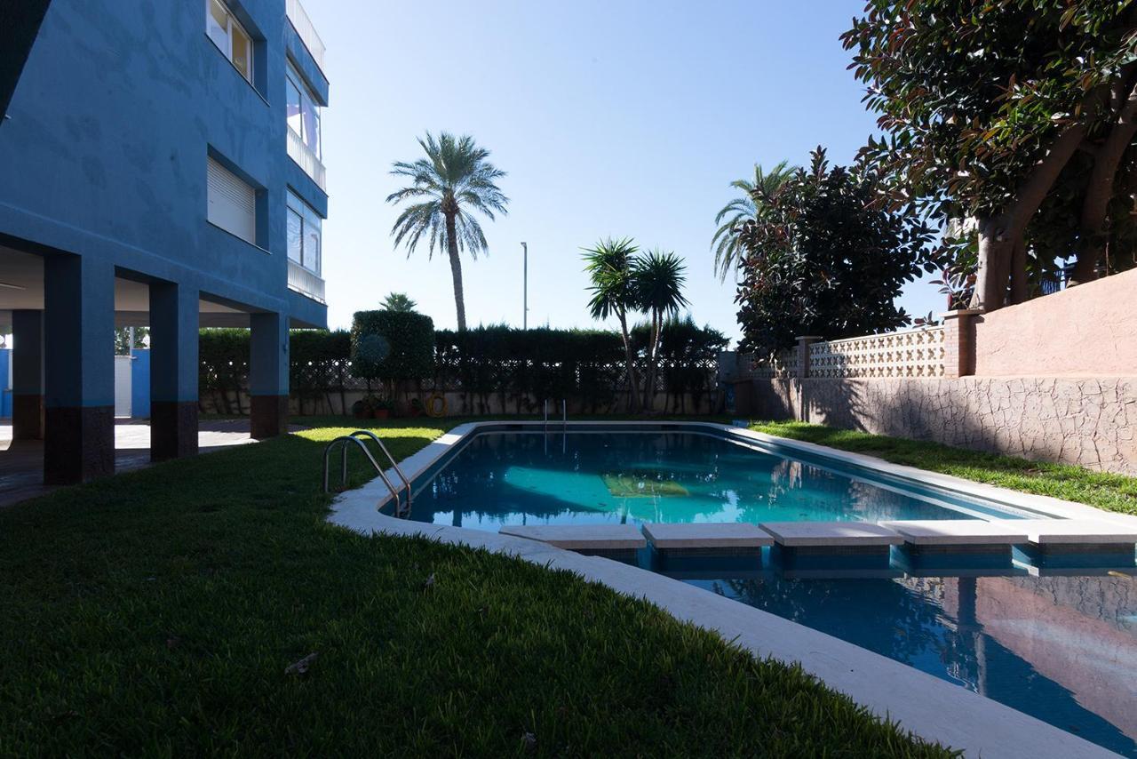 Apartamento En 1Era Linea Mar Con Terraza De 25M2 Castelldefels Eksteriør bilde